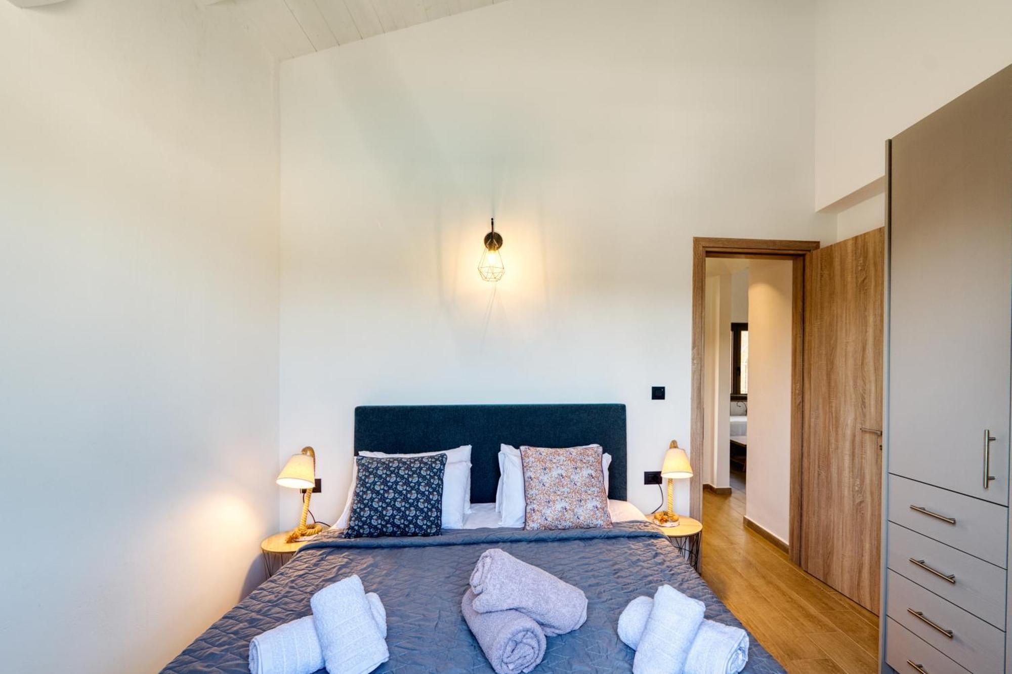 Astarte Villas - Astra Private Villas With Pool Vasilikí Extérieur photo
