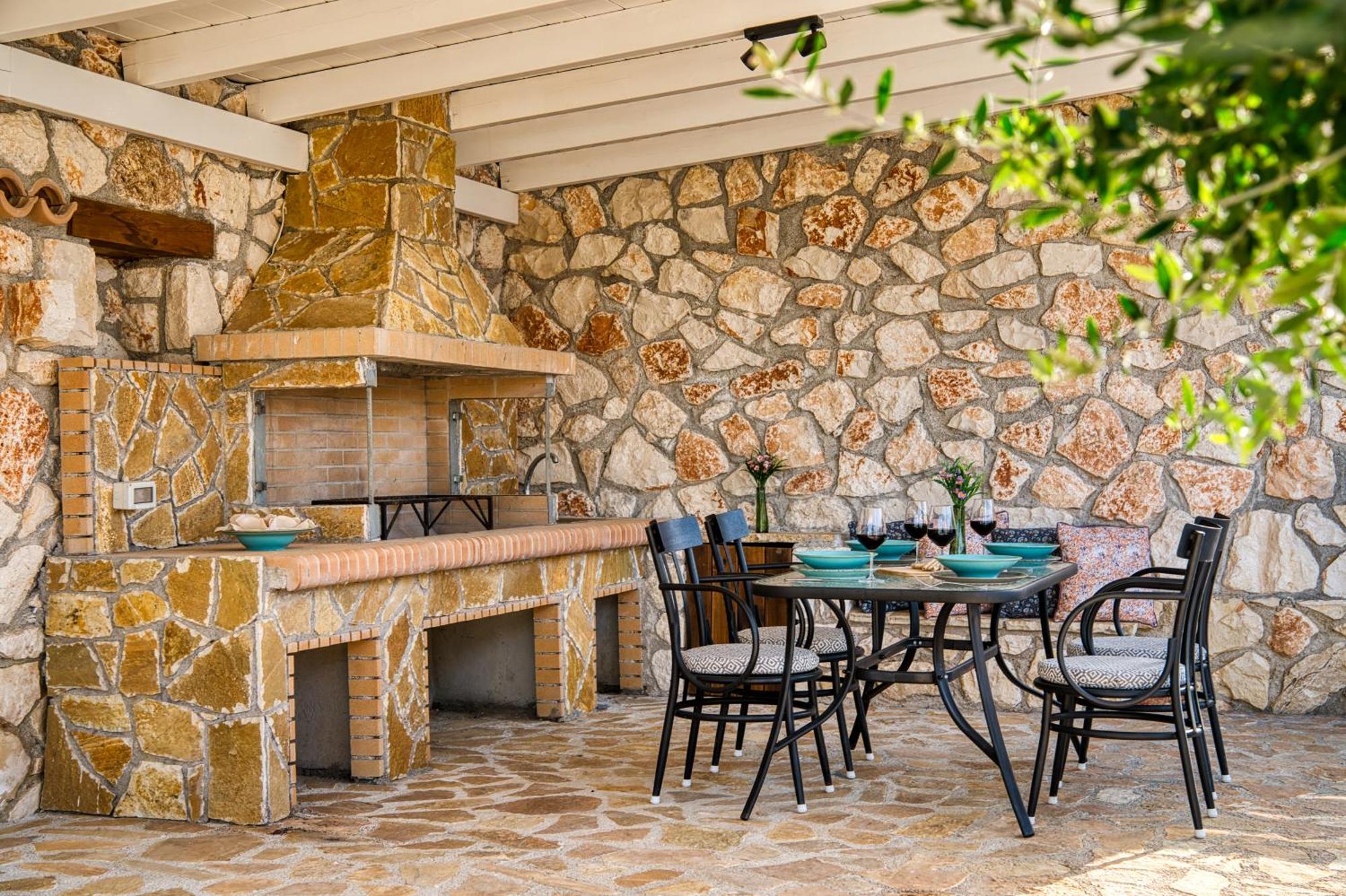 Astarte Villas - Astra Private Villas With Pool Vasilikí Extérieur photo